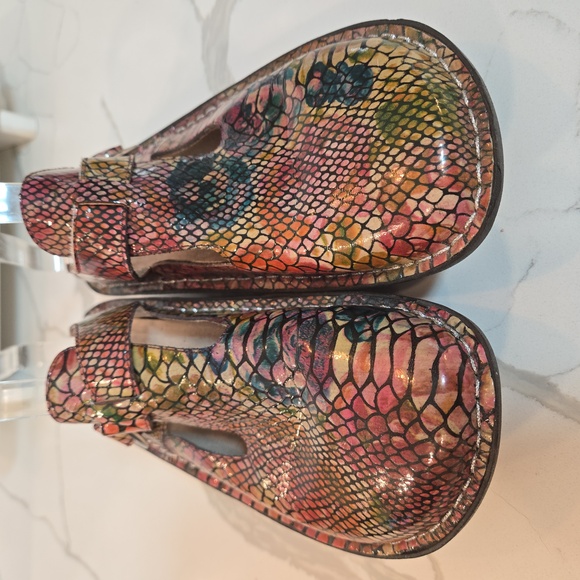 Alegria Patent Leather Animal Print Snakeskin Colorful Slip On Clogs Size 40 - Picture 3 of 9